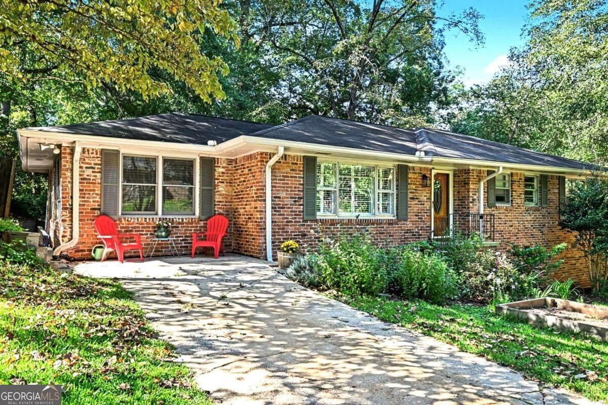 3 bedroom, 1.5 bathroom, 2,525 sq ft single family residence for sale at 905 Homewood Court, Decatur, GA 30033