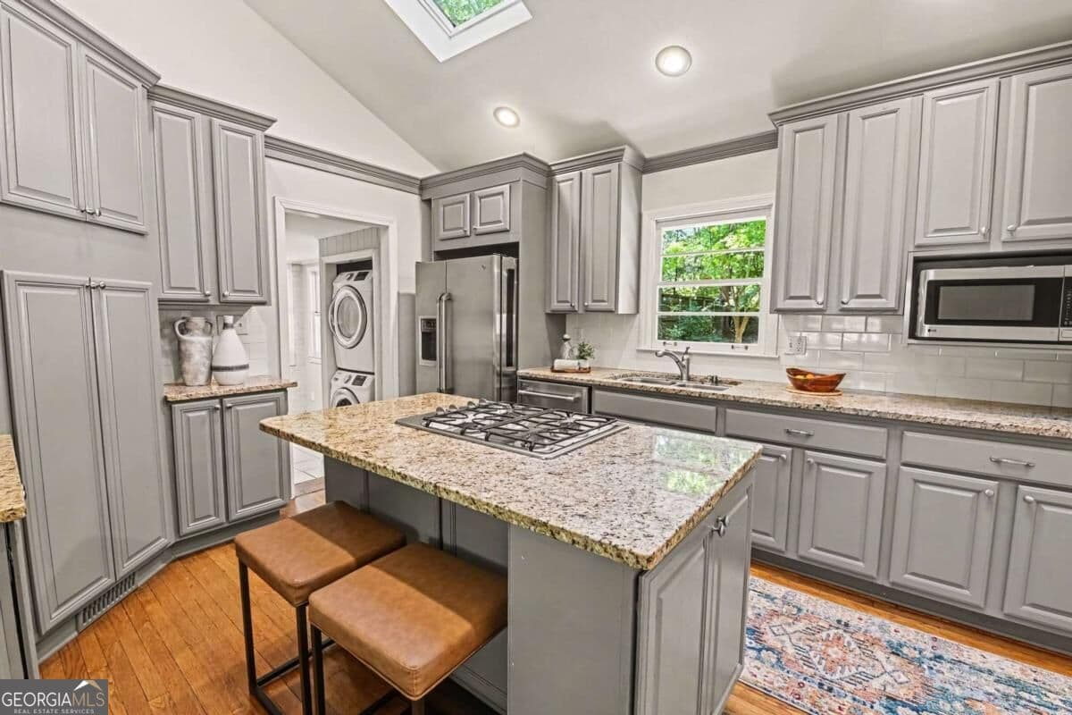 3 bedroom, 1.5 bathroom, 2,525 sq ft single family residence for sale at 905 Homewood Court, Decatur, GA 30033 — photo 10