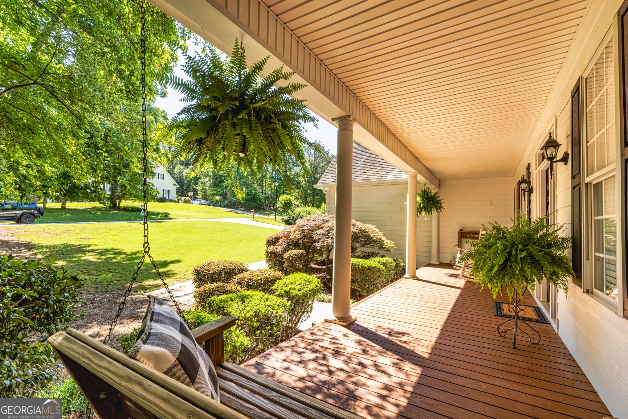 4 bedroom, 4.5 bathroom, 5,230 sq ft single family residence for sale at 305 South Shore Drive, Newnan, GA 30263 — photo 3