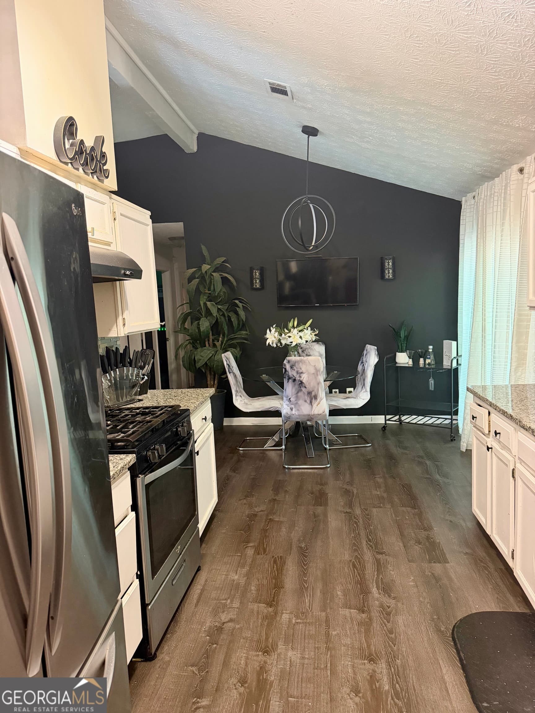 3 bedroom, 2 bathroom, 1,324 sq ft single family residence for sale at 693 Utoy Circle, Atlanta, GA 30331 — photo 7