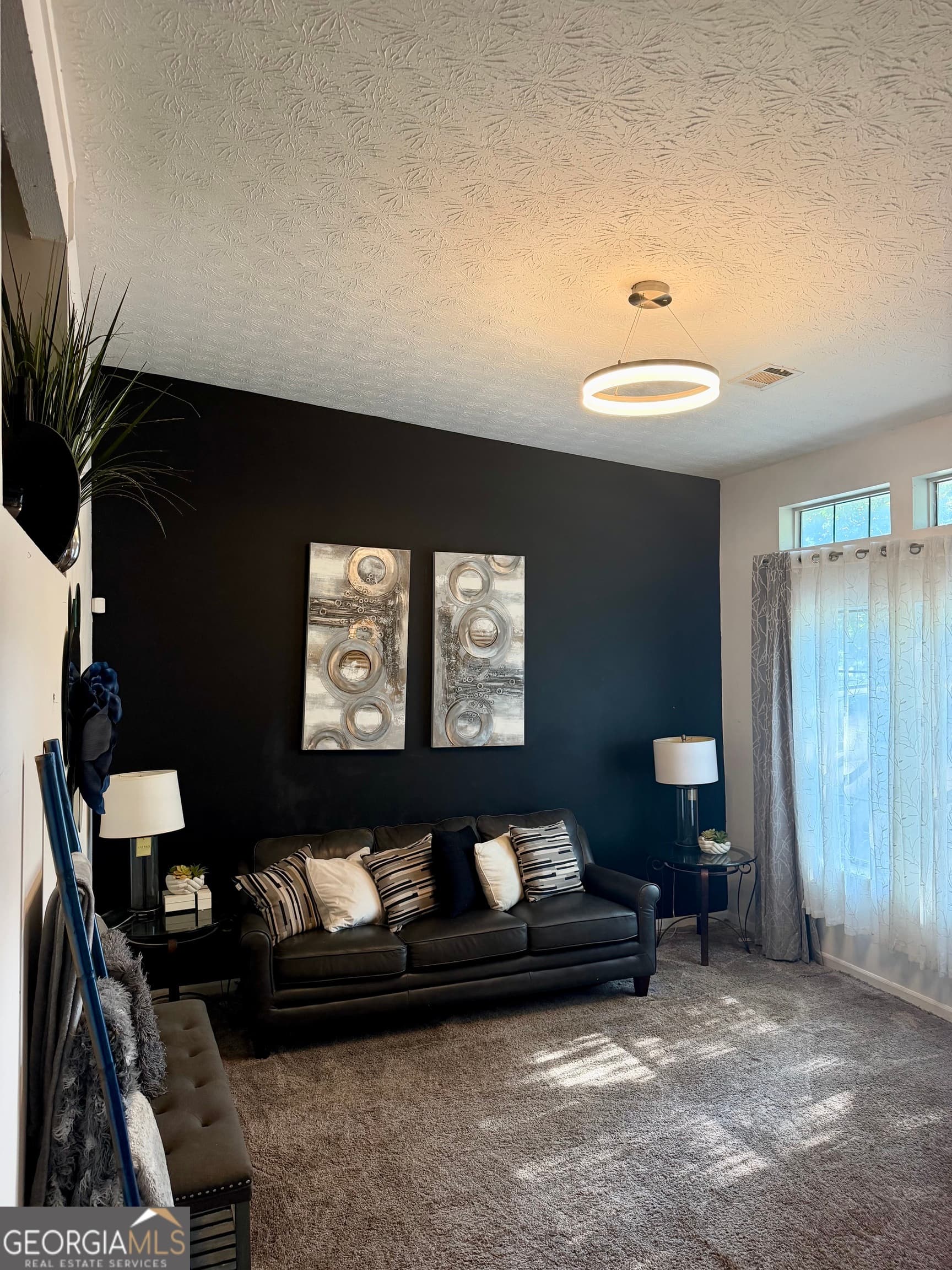 3 bedroom, 2 bathroom, 1,324 sq ft single family residence for sale at 693 Utoy Circle, Atlanta, GA 30331 — photo 3