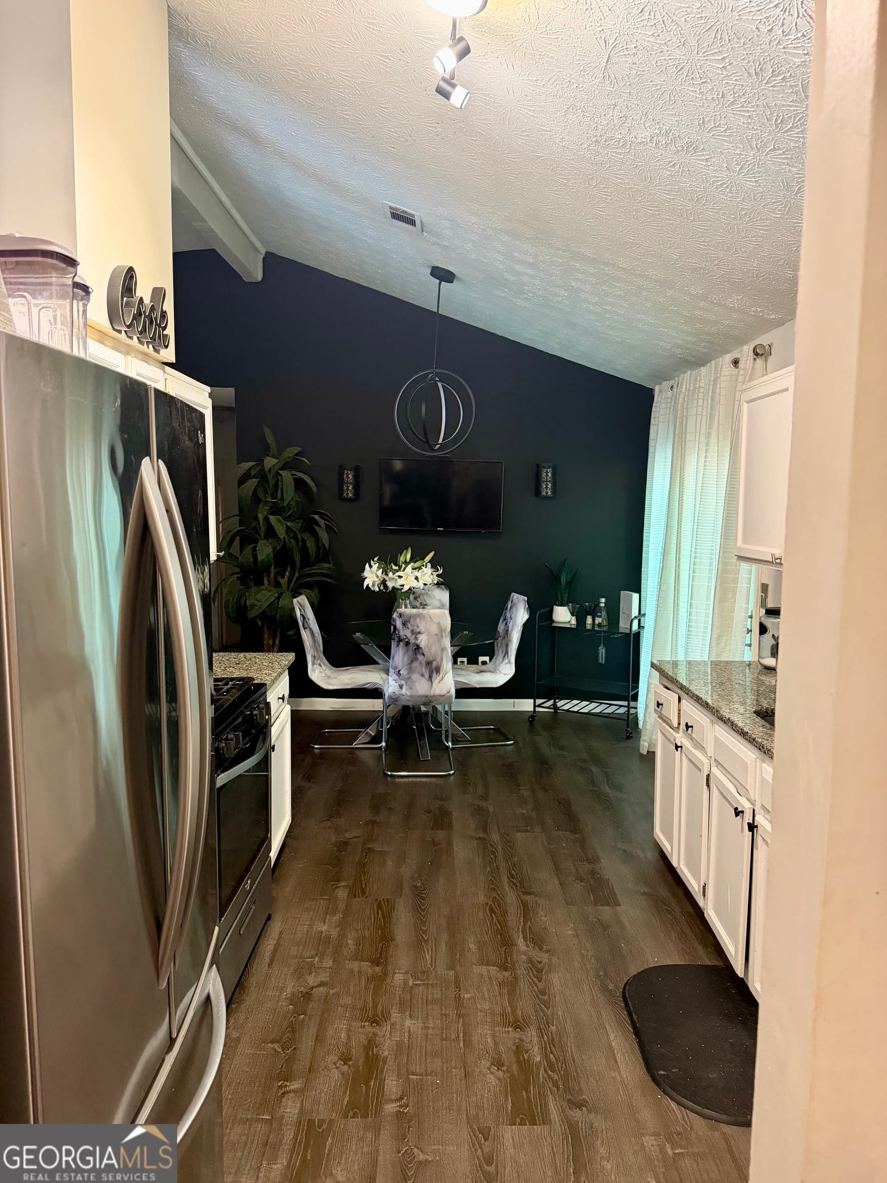 3 bedroom, 2 bathroom, 1,324 sq ft single family residence for sale at 693 Utoy Circle, Atlanta, GA 30331 — photo 8