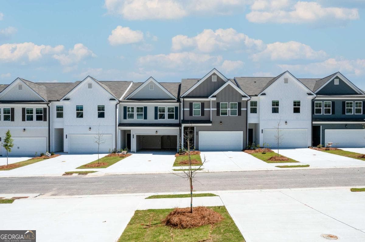 4 bedroom, 2.5 bathroom, 1,695 sq ft townhouse sold at 6389 Sundowner Place 134, South Fulton, GA 30331
