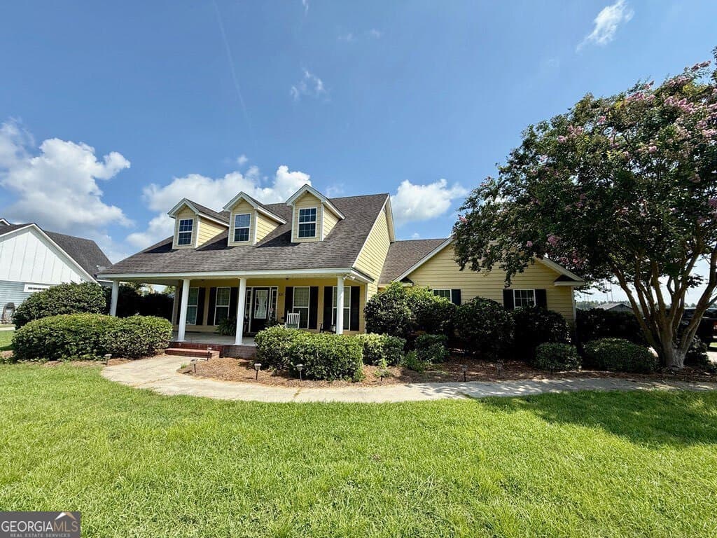 3 bedroom, 2 bathroom, 2,055 sq ft single family residence for sale at 631 Patterson Street, Sparks, GA 31647 — photo 2
