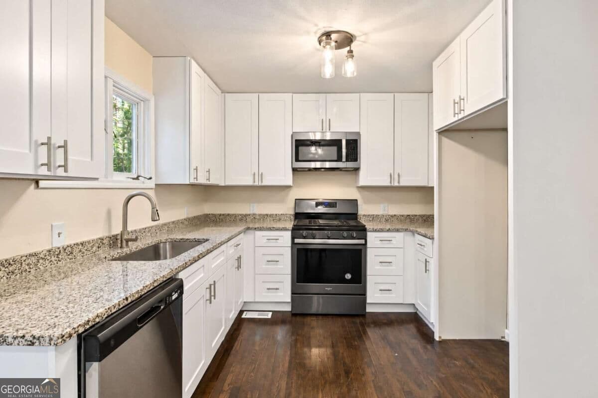 3 bedroom, 2 bathroom, 1,795 sq ft single family residence for sale at 1087 Magnolia Drive, Villa Rica, GA 30180 — photo 5