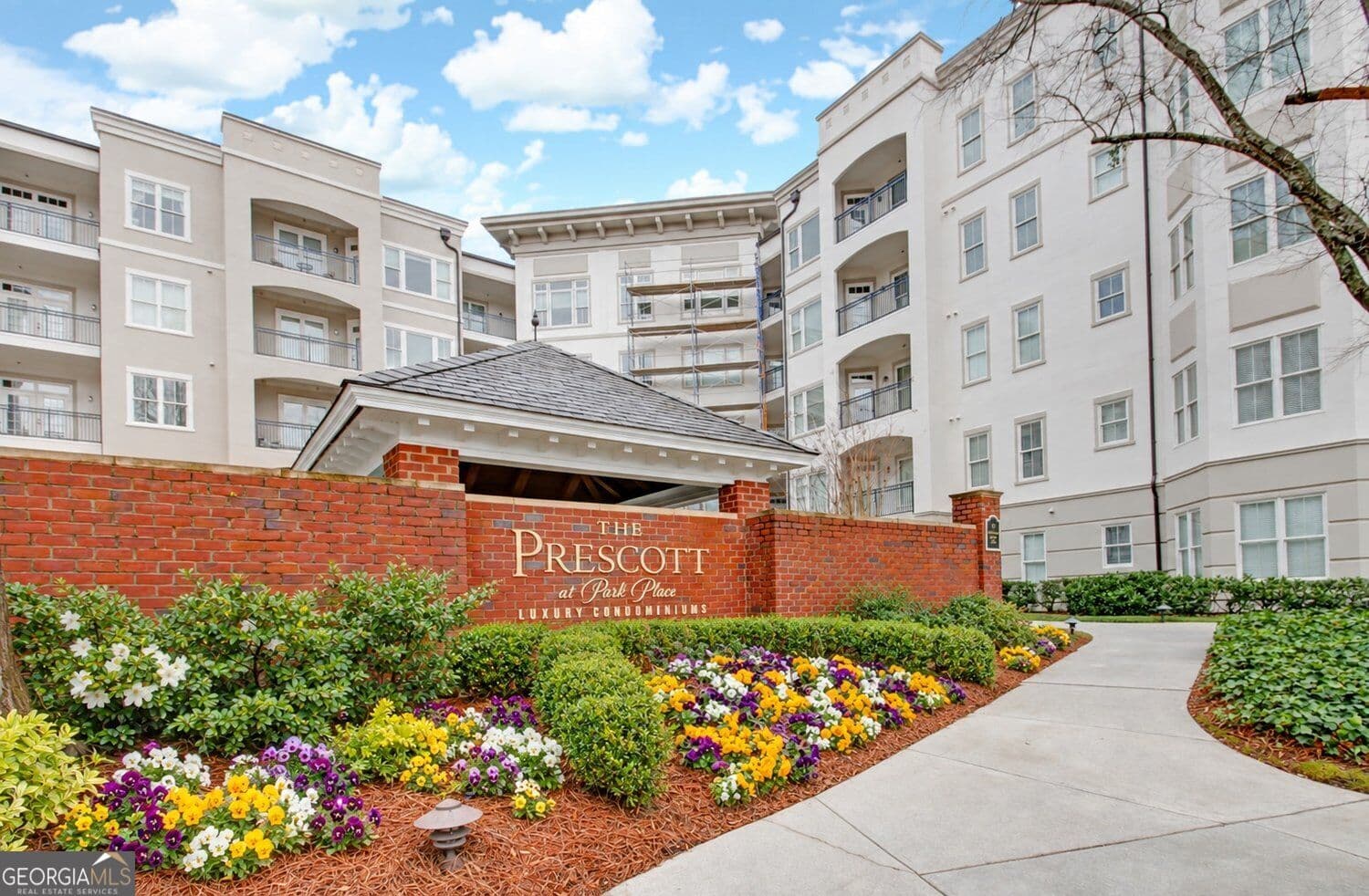 2 bedroom, 2 bathroom, 1,164 sq ft condominium for rent at 11 Perimeter Center 1408, Dunwoody, GA 30346 for $2,350 a month — photo 3
