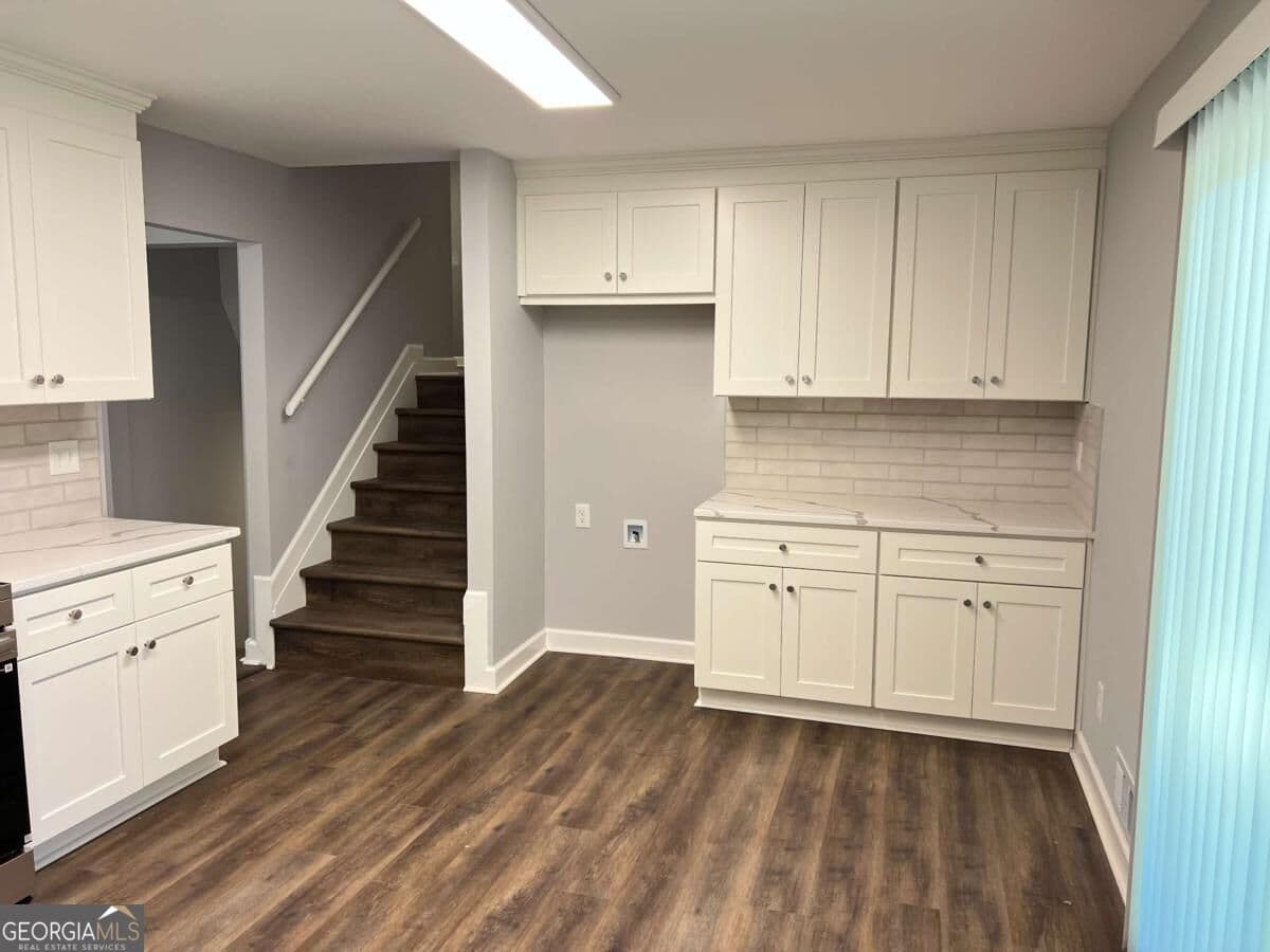 4 bedroom, 2 bathroom, 1,586 sq ft single family residence for sale at 988 Tamarack Trail, Forest Park, GA 30297 — photo 4