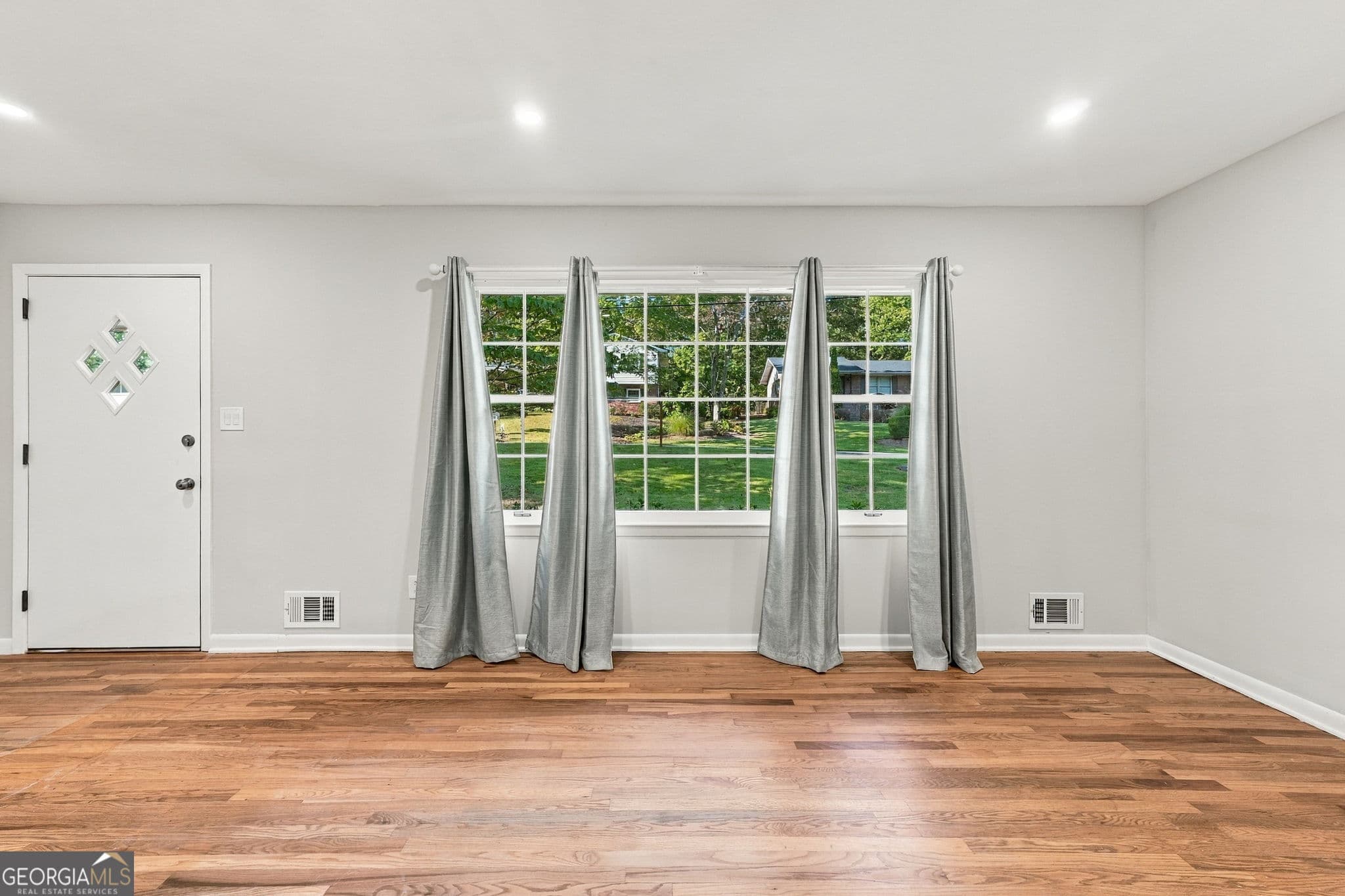 3 bedroom, 2 bathroom, 1,399 sq ft single family residence for rent at 751 Smithstone Road, Marietta, GA 30067 for $2,850 a month — photo 2