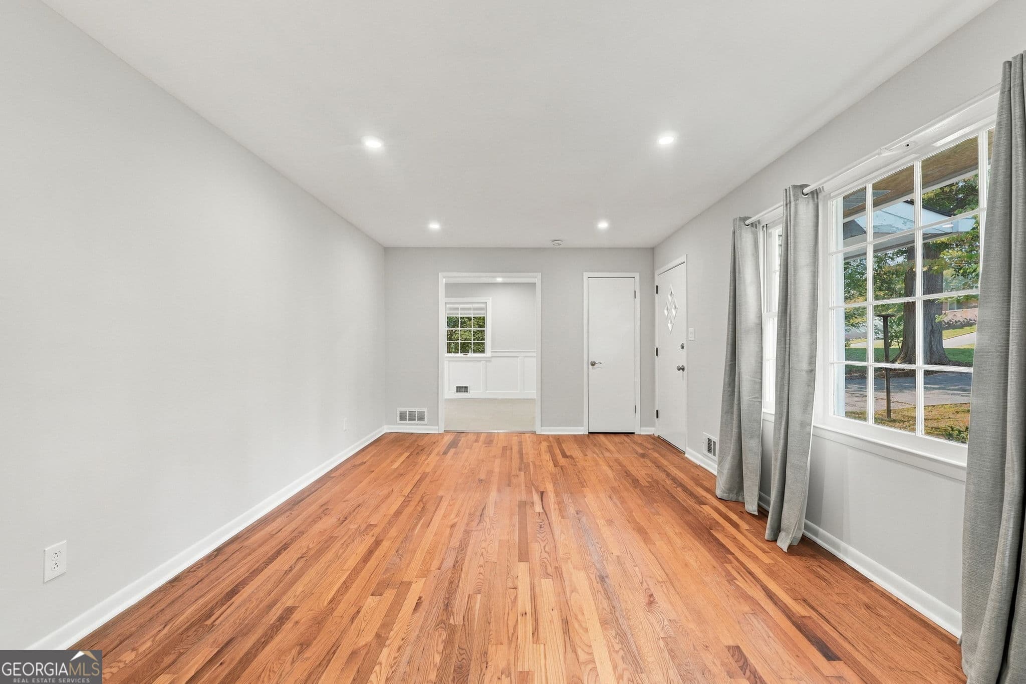 3 bedroom, 2 bathroom, 1,399 sq ft single family residence for rent at 751 Smithstone Road, Marietta, GA 30067 for $2,850 a month — photo 3