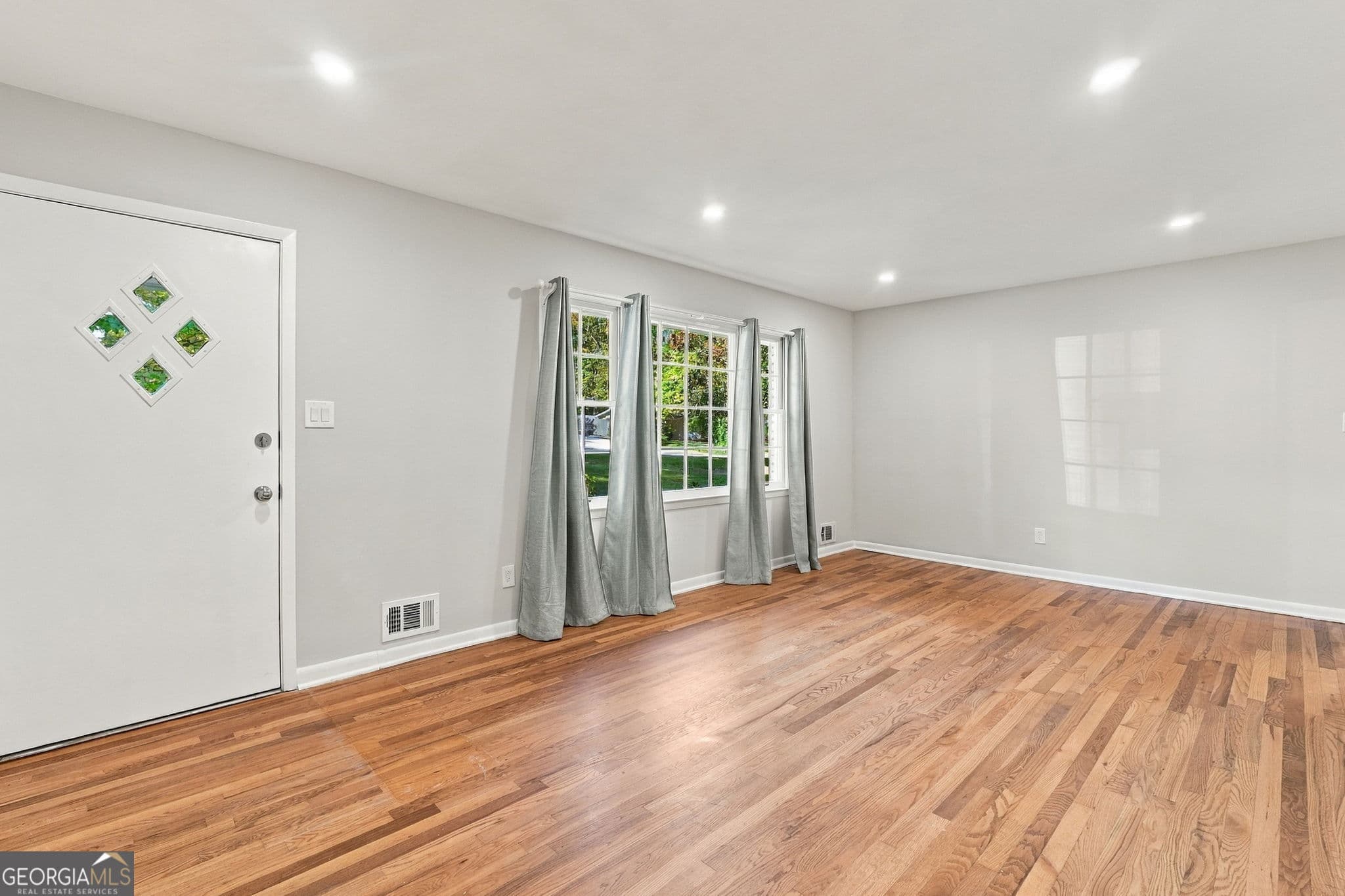 3 bedroom, 2 bathroom, 1,399 sq ft single family residence for rent at 751 Smithstone Road, Marietta, GA 30067 for $2,850 a month — photo 1 of 26