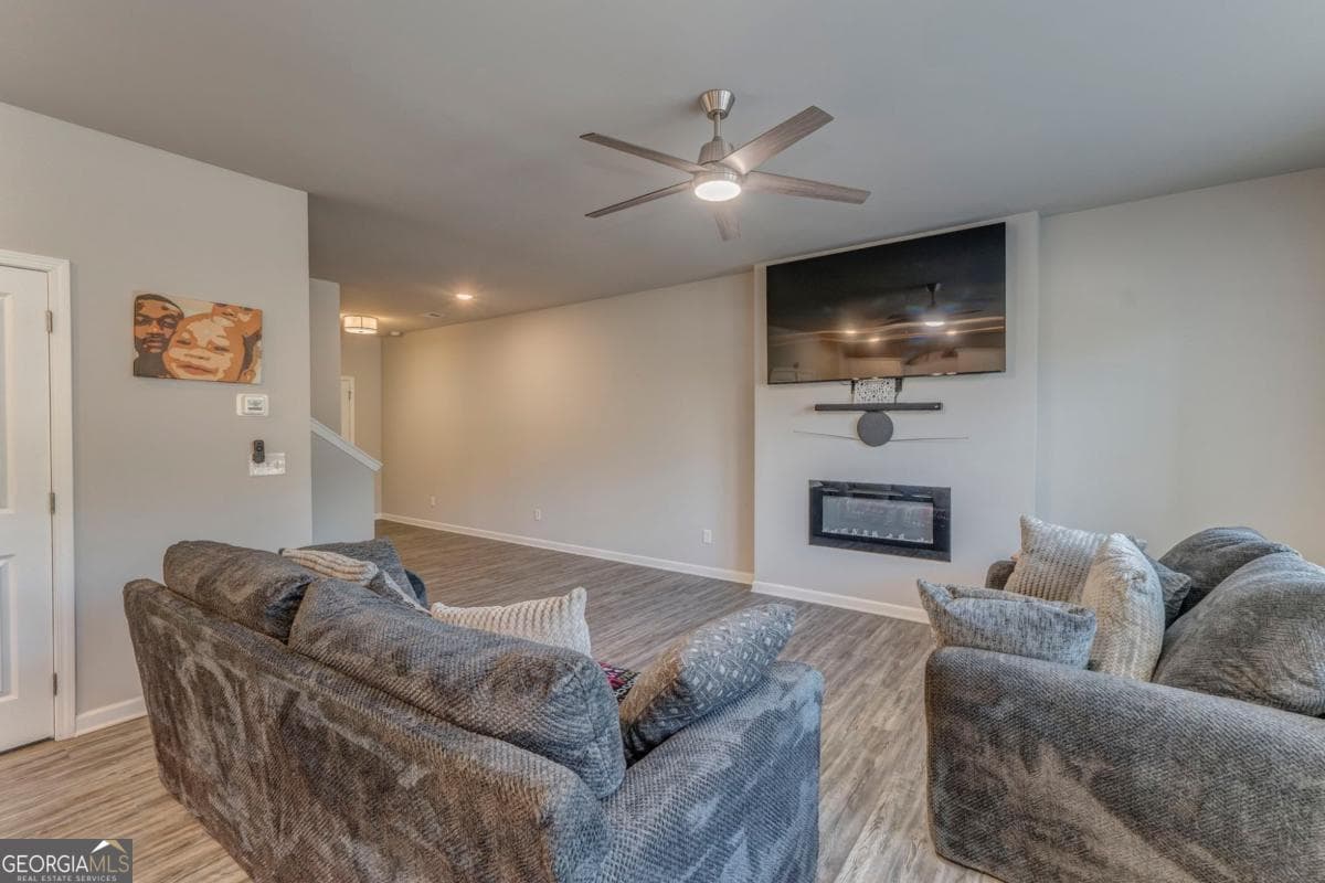 3 bedroom, 2.5 bathroom, 1,914 sq ft single family residence for sale at 122 Old Mill, Calhoun, GA 30701 — photo 6