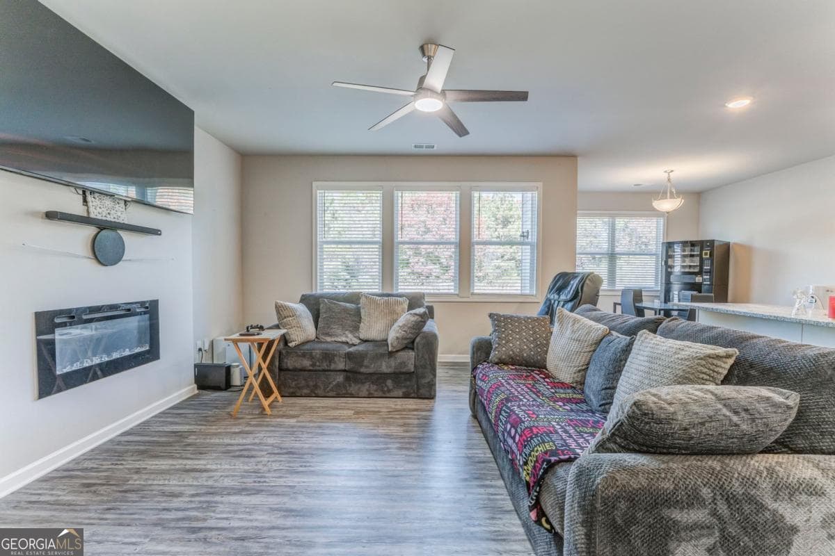 3 bedroom, 2.5 bathroom, 1,914 sq ft single family residence for sale at 122 Old Mill, Calhoun, GA 30701 — photo 7