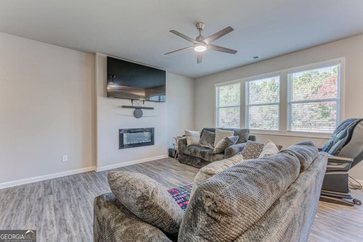 3 bedroom, 2.5 bathroom, 1,914 sq ft single family residence for sale at 122 Old Mill, Calhoun, GA 30701 — photo 5