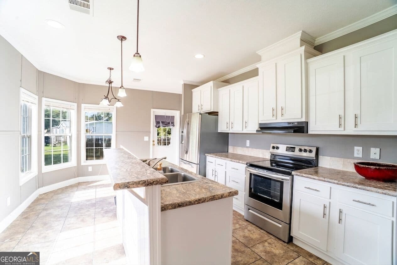 3 bedroom, 2 bathroom, 1,344 sq ft manufactured home,single family residence under contract at 4728 Otter Creek Circle, Blackshear, GA 31516 — photo 7