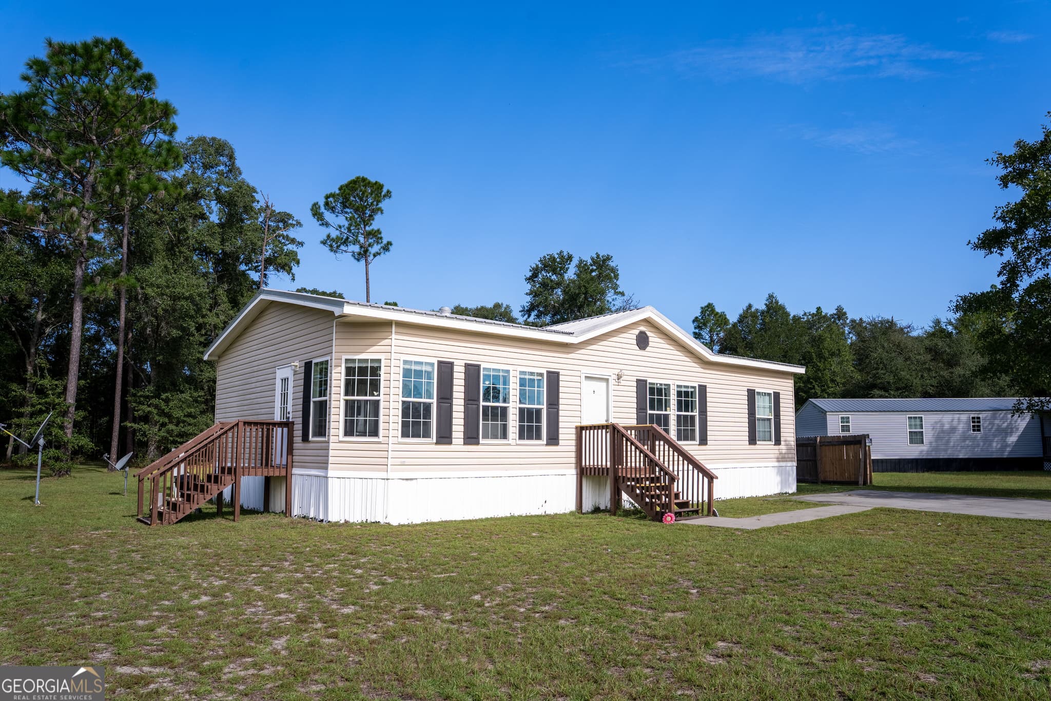 3 bedroom, 2 bathroom, 1,344 sq ft manufactured home,single family residence under contract at 4728 Otter Creek Circle, Blackshear, GA 31516 — photo 3