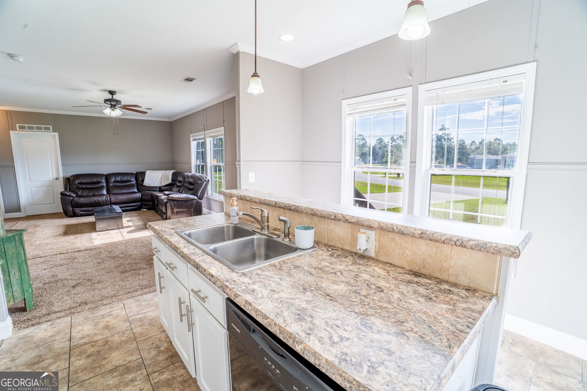 3 bedroom, 2 bathroom, 1,344 sq ft manufactured home,single family residence under contract at 4728 Otter Creek Circle, Blackshear, GA 31516 — photo 10