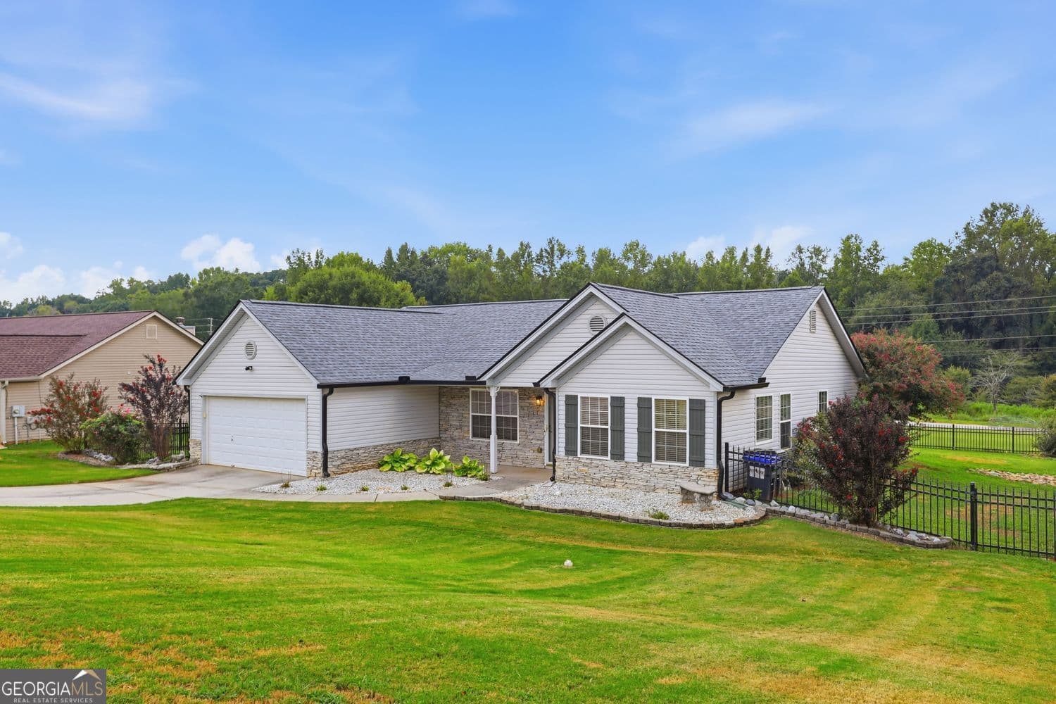 3 bedroom, 2 bathroom, 1,630 sq ft single family residence for sale at 953 Jefferson Walk Circle, Jefferson, GA 30549 — photo 6