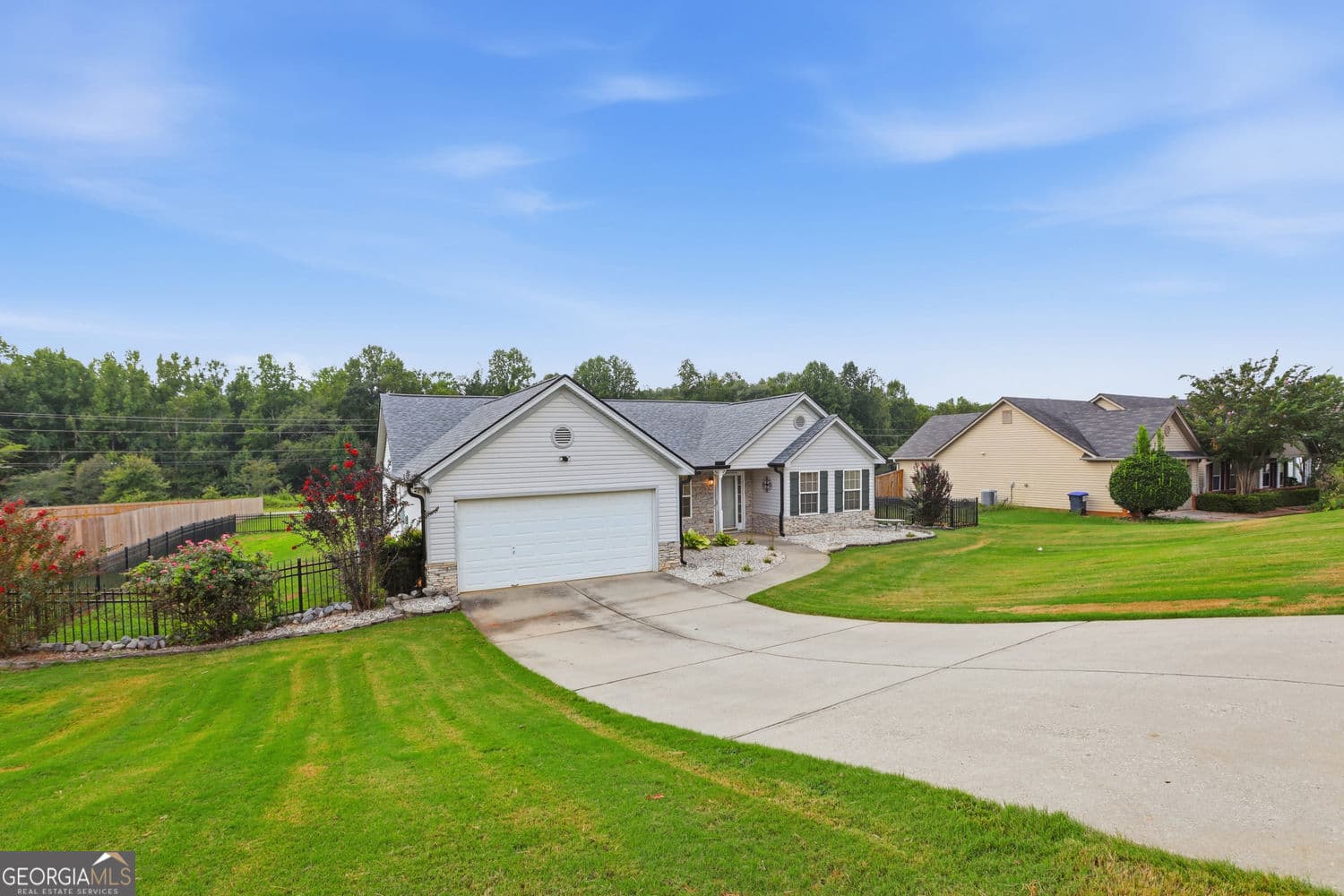 3 bedroom, 2 bathroom, 1,630 sq ft single family residence for sale at 953 Jefferson Walk Circle, Jefferson, GA 30549 — photo 5