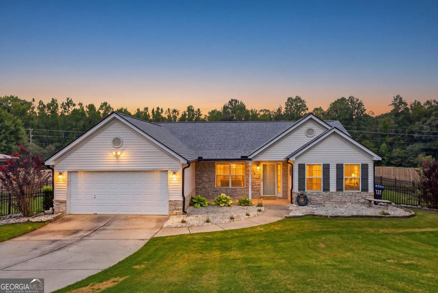 3 bedroom, 2 bathroom, 1,630 sq ft single family residence for sale at 953 Jefferson Walk Circle, Jefferson, GA 30549 — photo 4