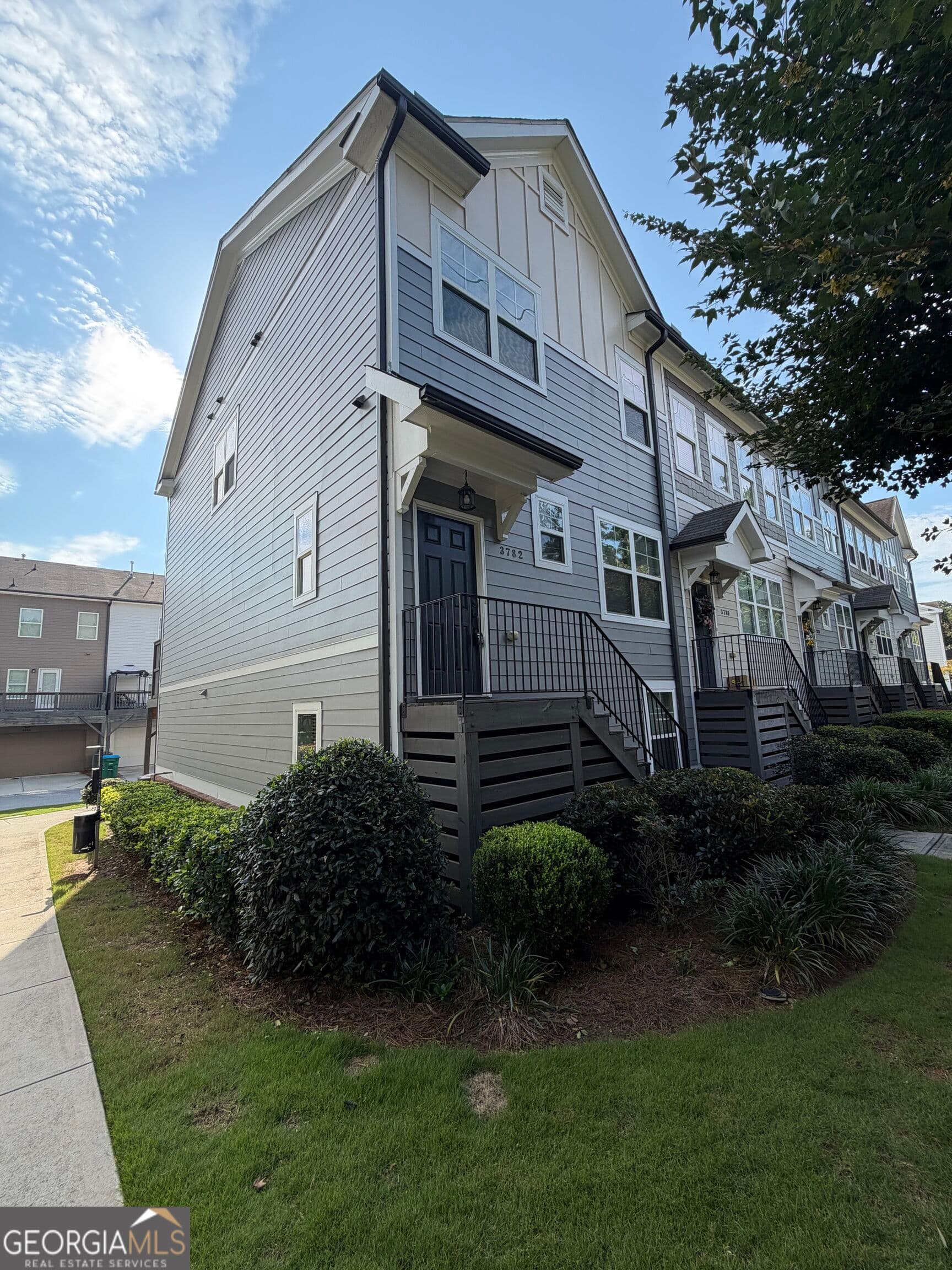 3 bedroom, 3.5 bathroom, 1,926 sq ft townhouse for rent at 3782 Oxford Circle, Doraville, GA 30340 for $2,800 a month — photo 2