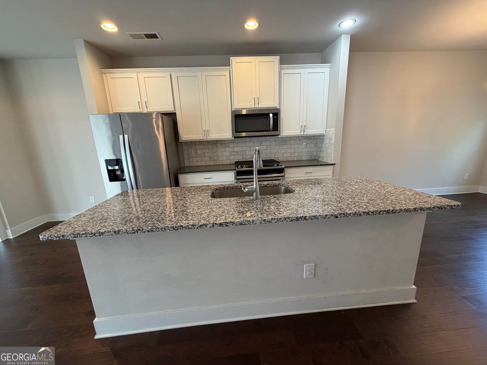 3 bedroom, 3.5 bathroom, 1,926 sq ft townhouse for rent at 3782 Oxford Circle, Doraville, GA 30340 for $2,800 a month — photo 6