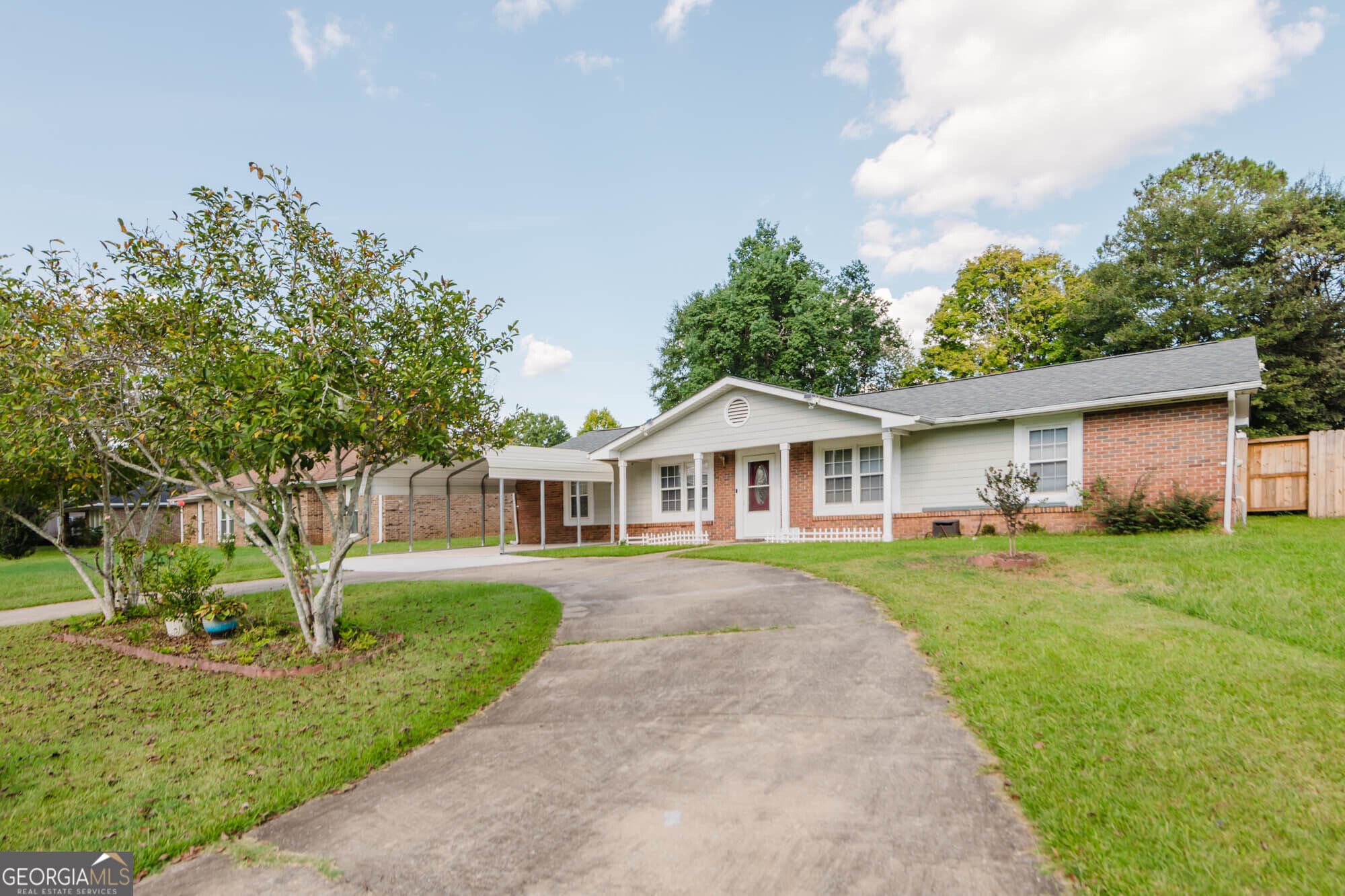 2 bedroom, 2 bathroom, 1,450 sq ft single family residence for sale at 206 Scarborough Road, Centerville, GA 31028