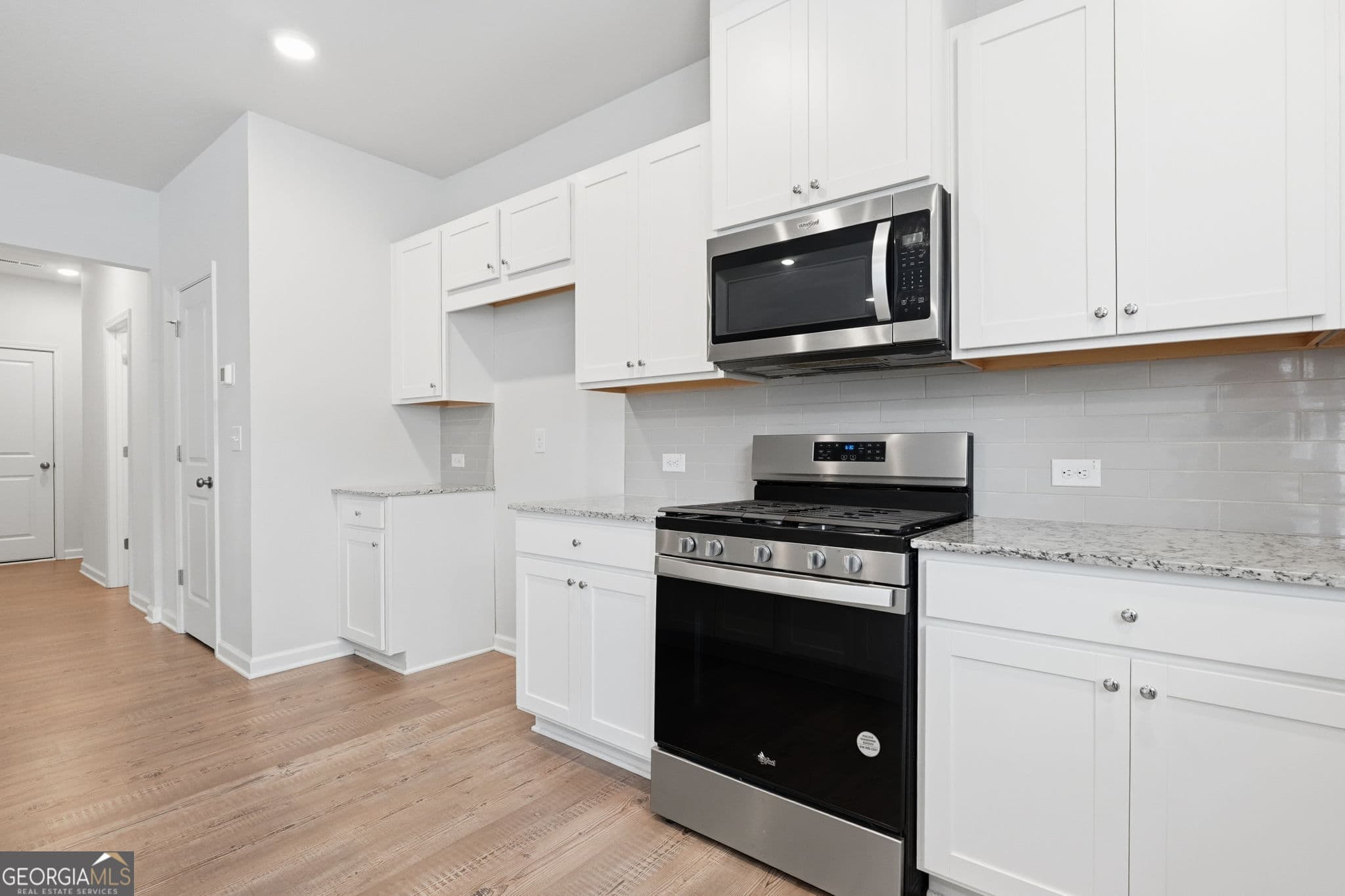 3 bedroom, 2.5 bathroom, 2,301 sq ft townhouse for sale at 230 Point Place Drive (3), Loganville, GA 30052 — photo 8
