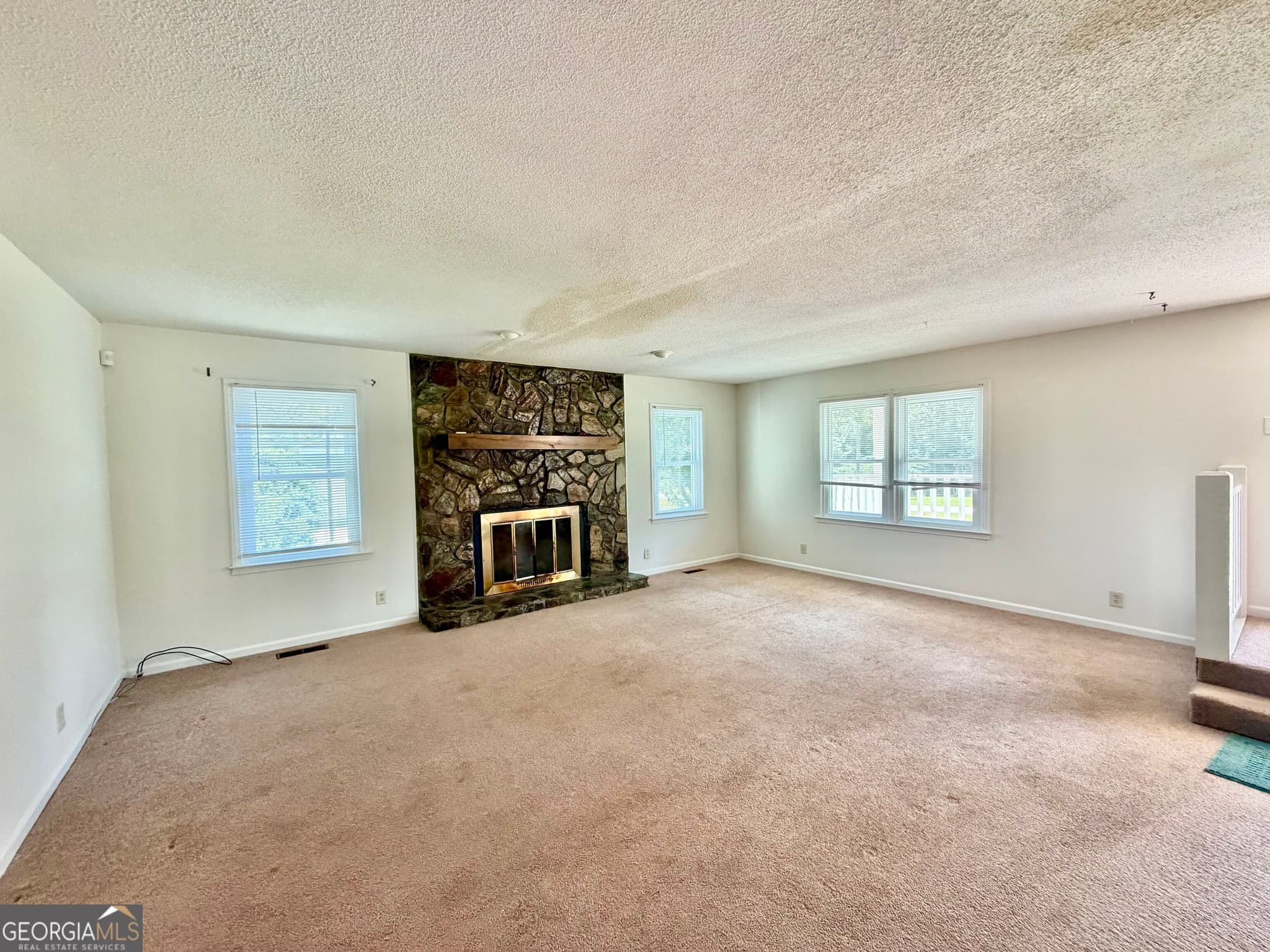3 bedroom, 2 bathroom, 1,968 sq ft single family residence for sale at 3641 W Point Circle, Lizella, GA 31052 — photo 8