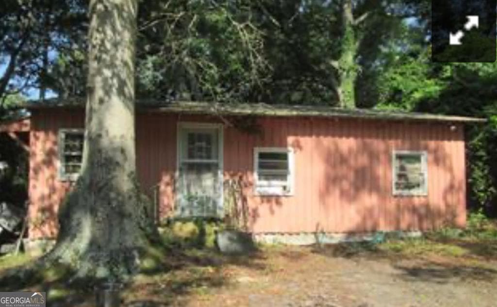 2 bedroom, 1 bathroom, 816 sq ft single family residence sold at 288 South Lanier Street, Lyons, GA 30436