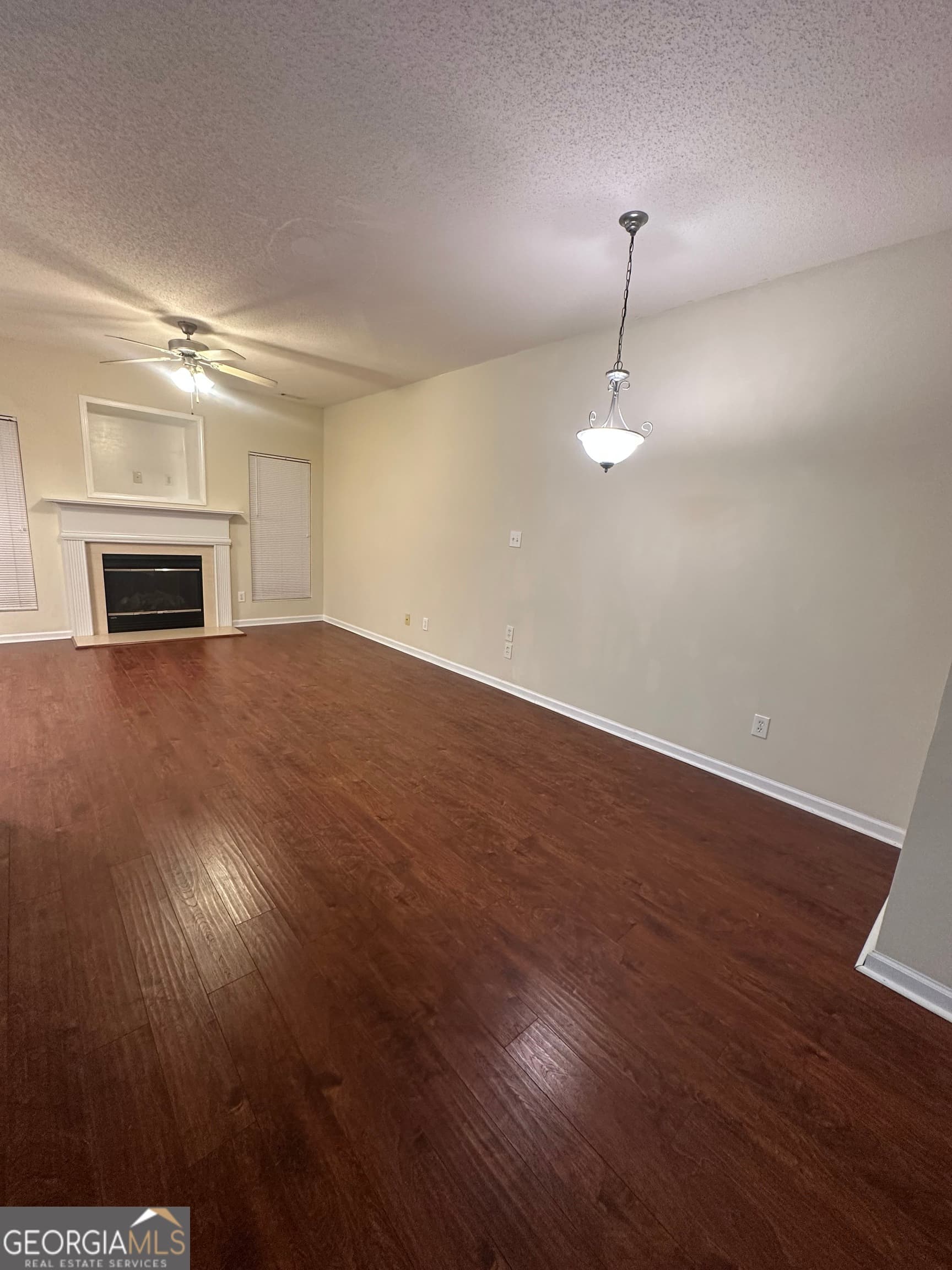 3 bedroom, 2.5 bathroom, 1,080 sq ft townhouse for sale at 5489 Sierra Trail, South Fulton, GA 30349 — photo 4