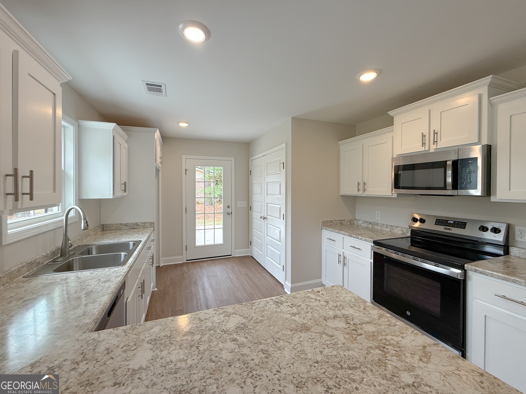 3 bedroom, 2 bathroom, 1,400 sq ft single family residence under contract at 513 Pleasant Point Road, Statesboro, GA 30458 — photo 7