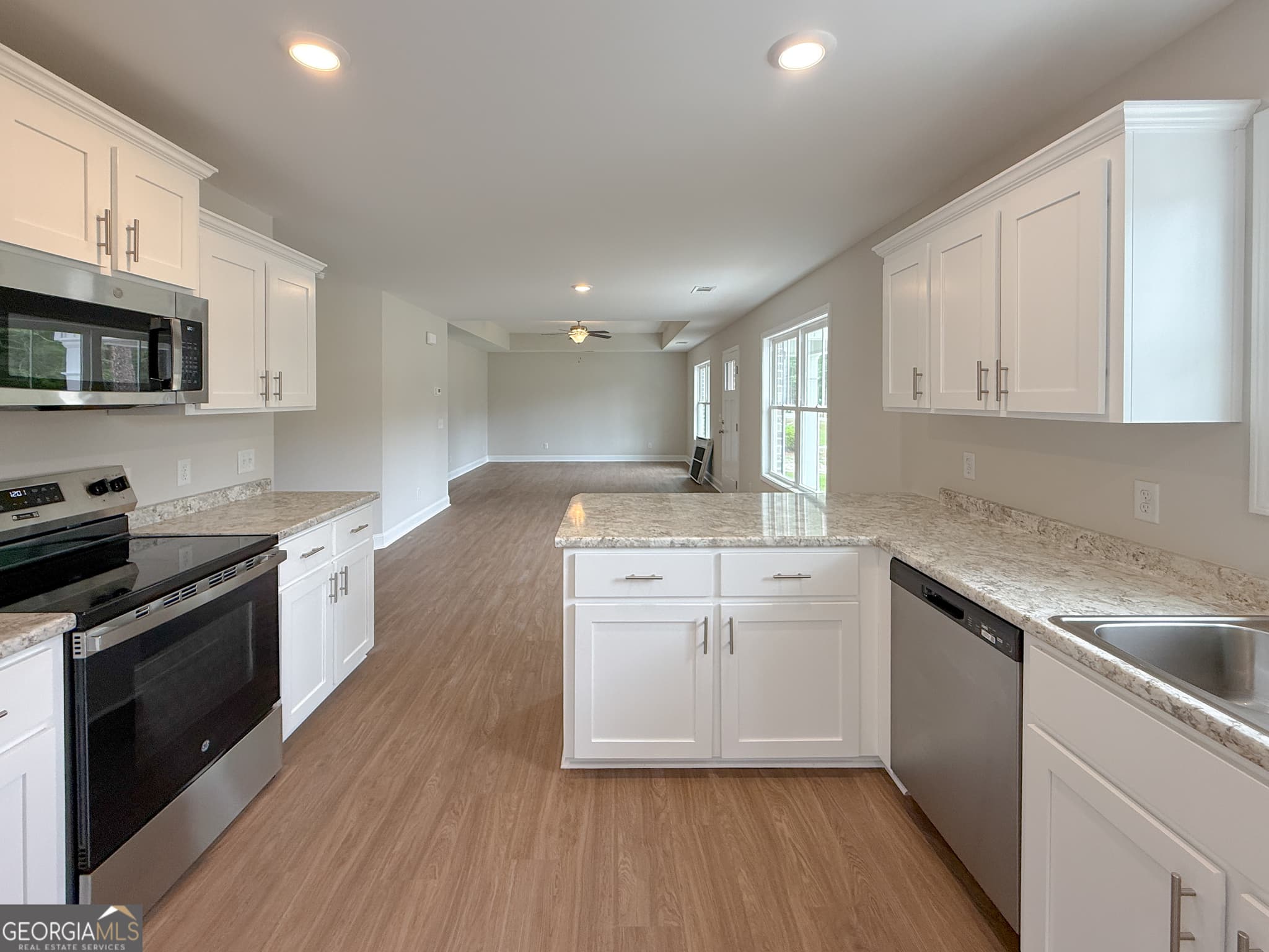 3 bedroom, 2 bathroom, 1,400 sq ft single family residence under contract at 513 Pleasant Point Road, Statesboro, GA 30458 — photo 3