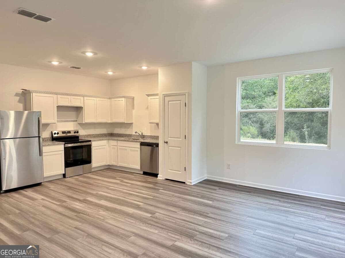 3 bedroom, 2.5 bathroom, 1,386 sq ft townhouse under contract at 174 Alpha Drive, Cartersville, GA 30120 — photo 8