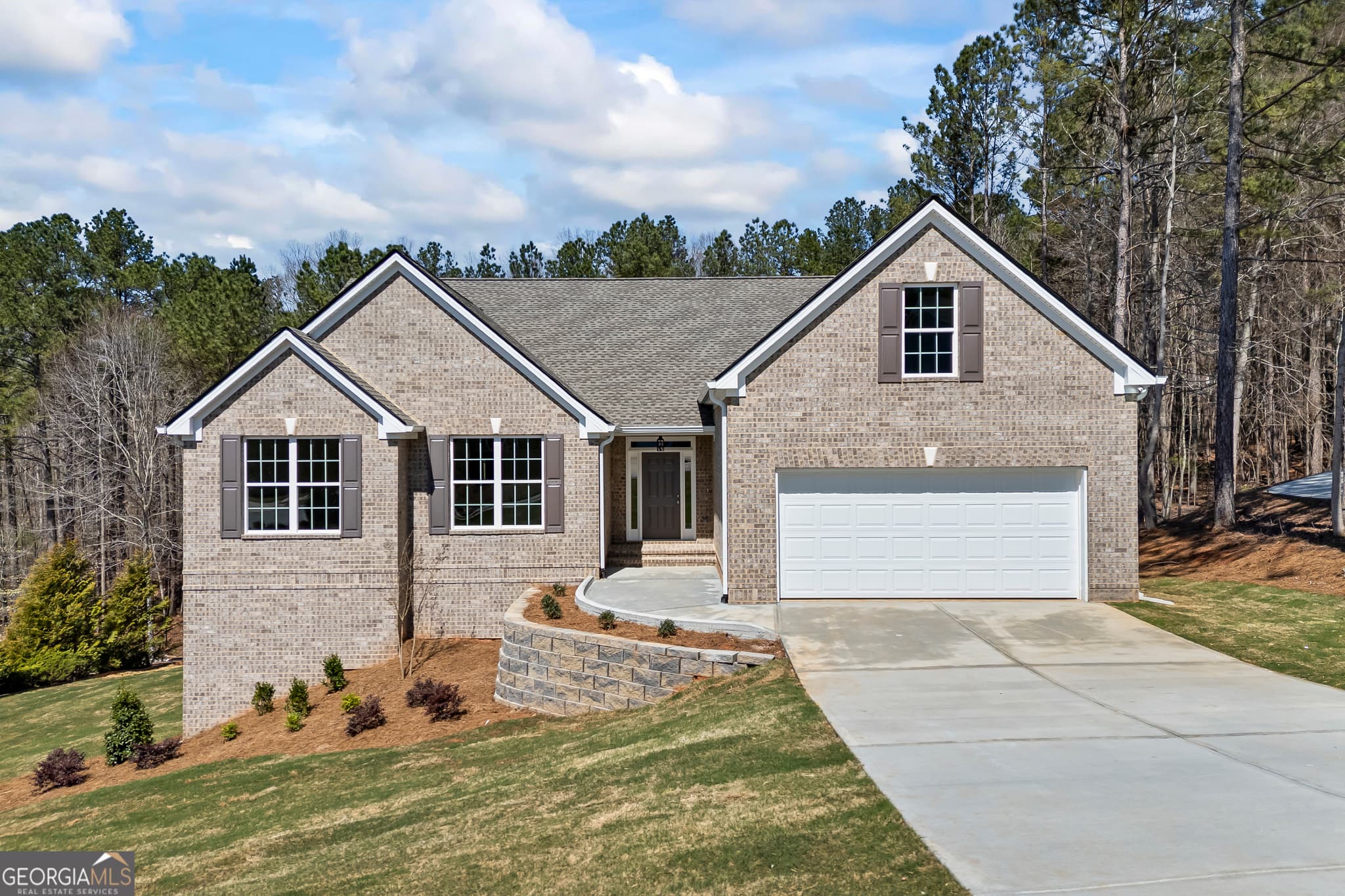 3 bedroom, 2 bathroom, 3,146 sq ft single family residence for sale at 1229 Morgans Run, Monroe, GA 30656 — photo 1 of 55