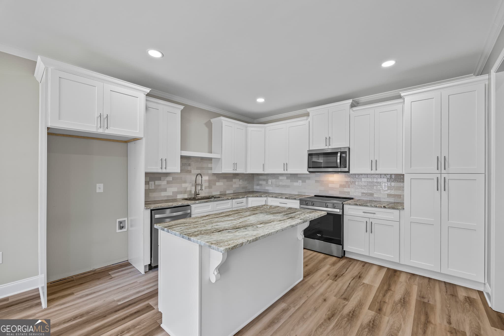 3 bedroom, 2 bathroom, 3,146 sq ft single family residence for sale at 1229 Morgans Run, Monroe, GA 30656 — photo 5