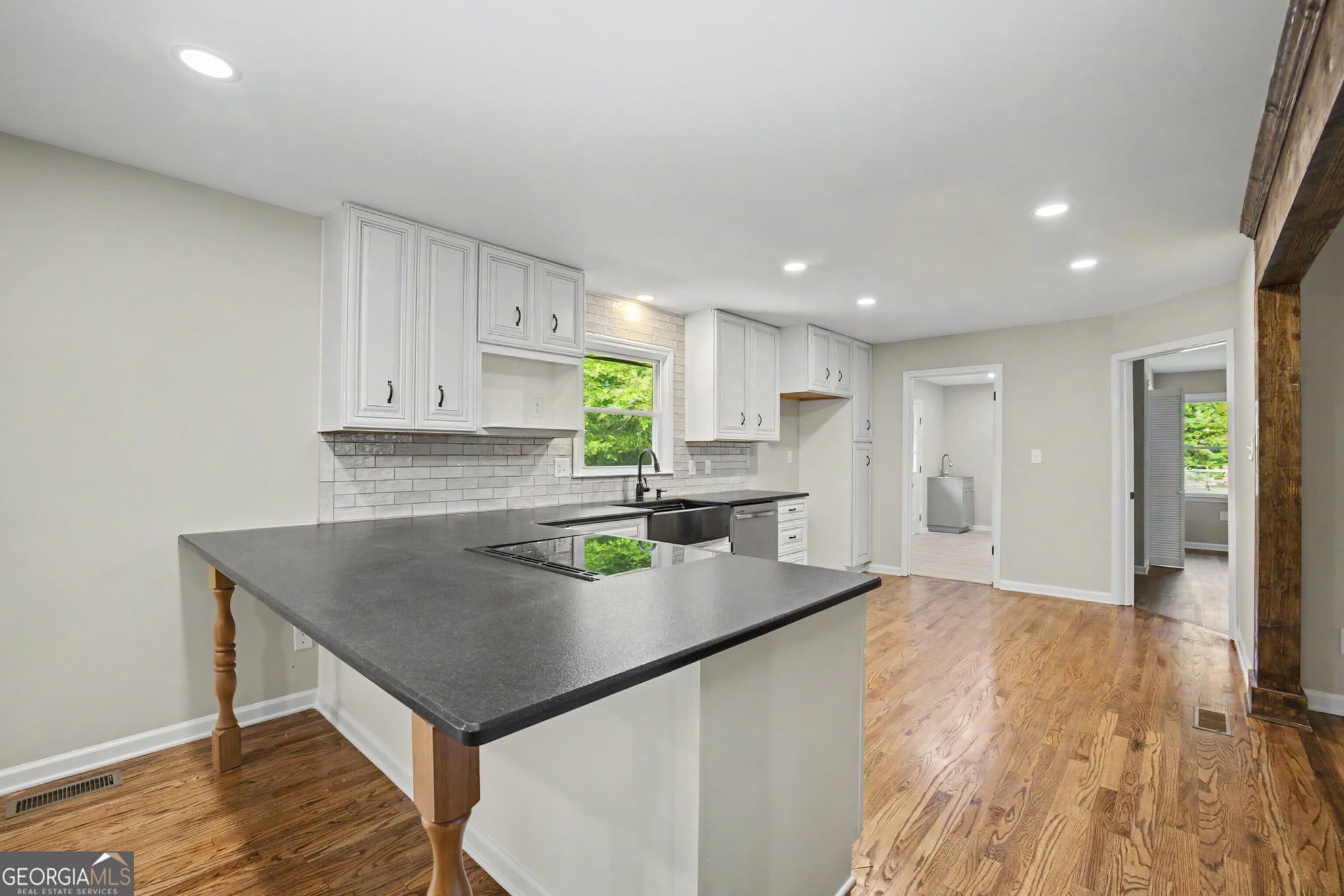 4 bedroom, 2 bathroom, 1,884 sq ft cabin,single family residence for sale at 385 Duncan Road, Carrollton, GA 30116 — photo 9