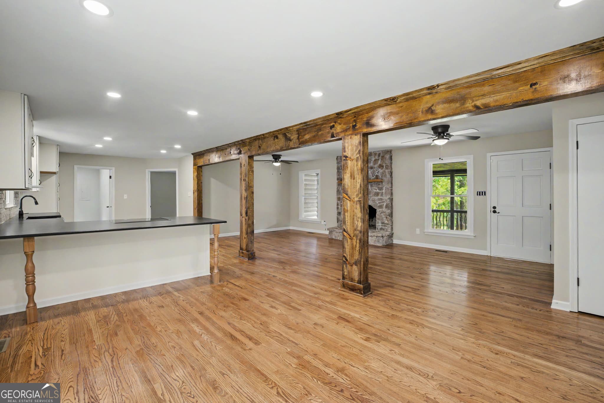 4 bedroom, 2 bathroom, 1,884 sq ft cabin,single family residence for sale at 385 Duncan Road, Carrollton, GA 30116 — photo 8