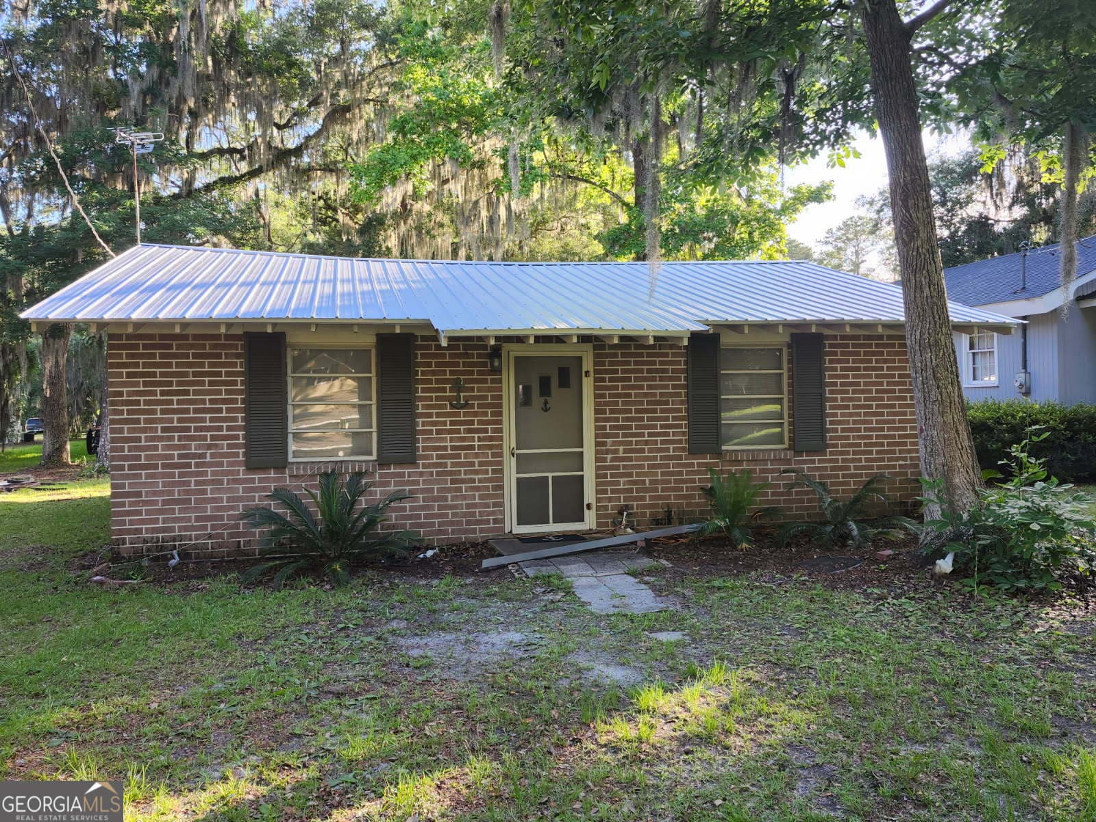 2 bedroom, 1 bathroom, 806 sq ft single family residence for sale at 1066 New Shellman Road, Townsend, GA 31331