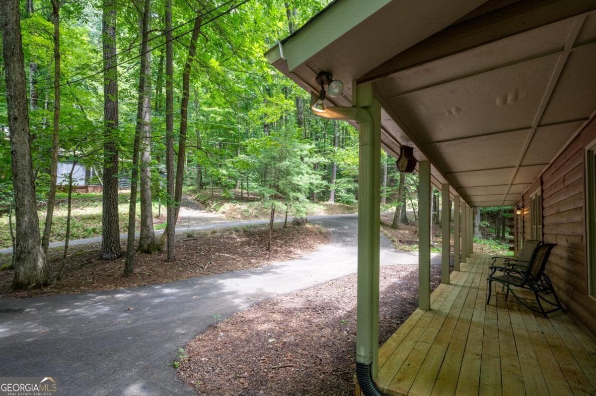 3 bedroom, 2 bathroom, 1,421 sq ft cabin,single family residence for sale at 415 Sunset Court, Jasper, GA 30143 — photo 5
