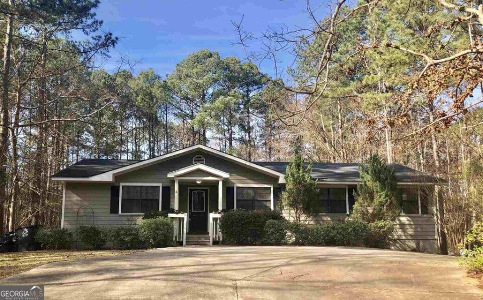 4 bedroom, 2 bathroom, 1,706 sq ft single family residence for sale at 425 Pelican Circle, Monticello, GA 31064