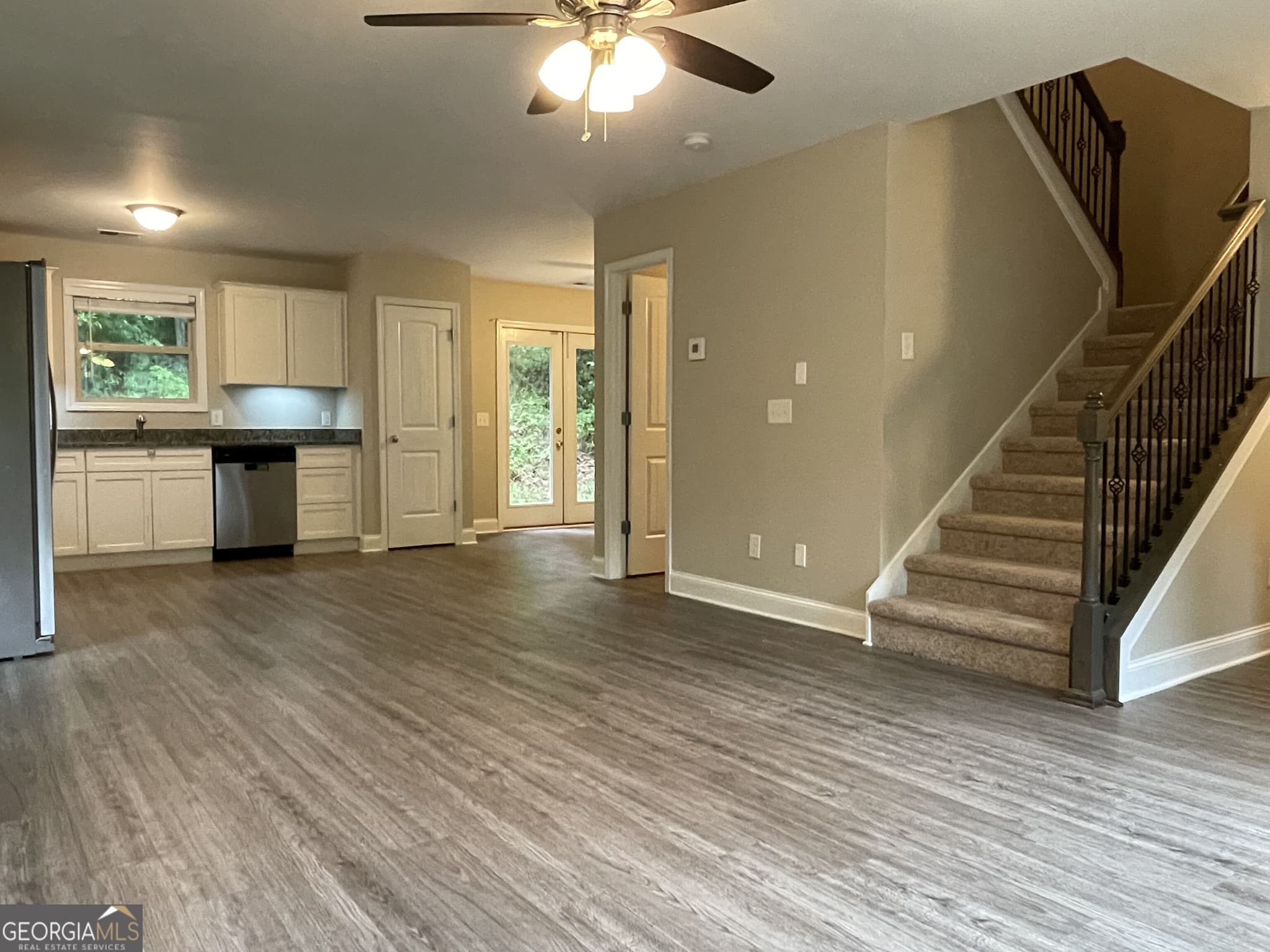 3 bedroom, 2.5 bathroom, 1,380 sq ft single family residence for sale at 5350 Tomahawk Terrace, Gainesville, GA 30506 — photo 7