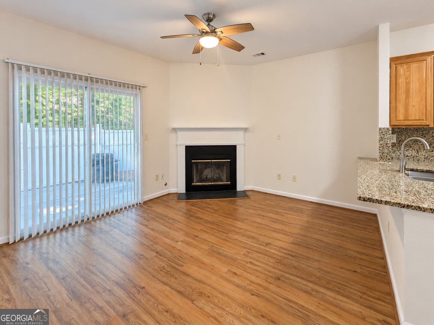 2 bedroom, 2.5 bathroom, 1,240 sq ft townhouse for rent at 1503 Cove Creek Circle, Norcross, GA 30093 for $1,800 a month — photo 6