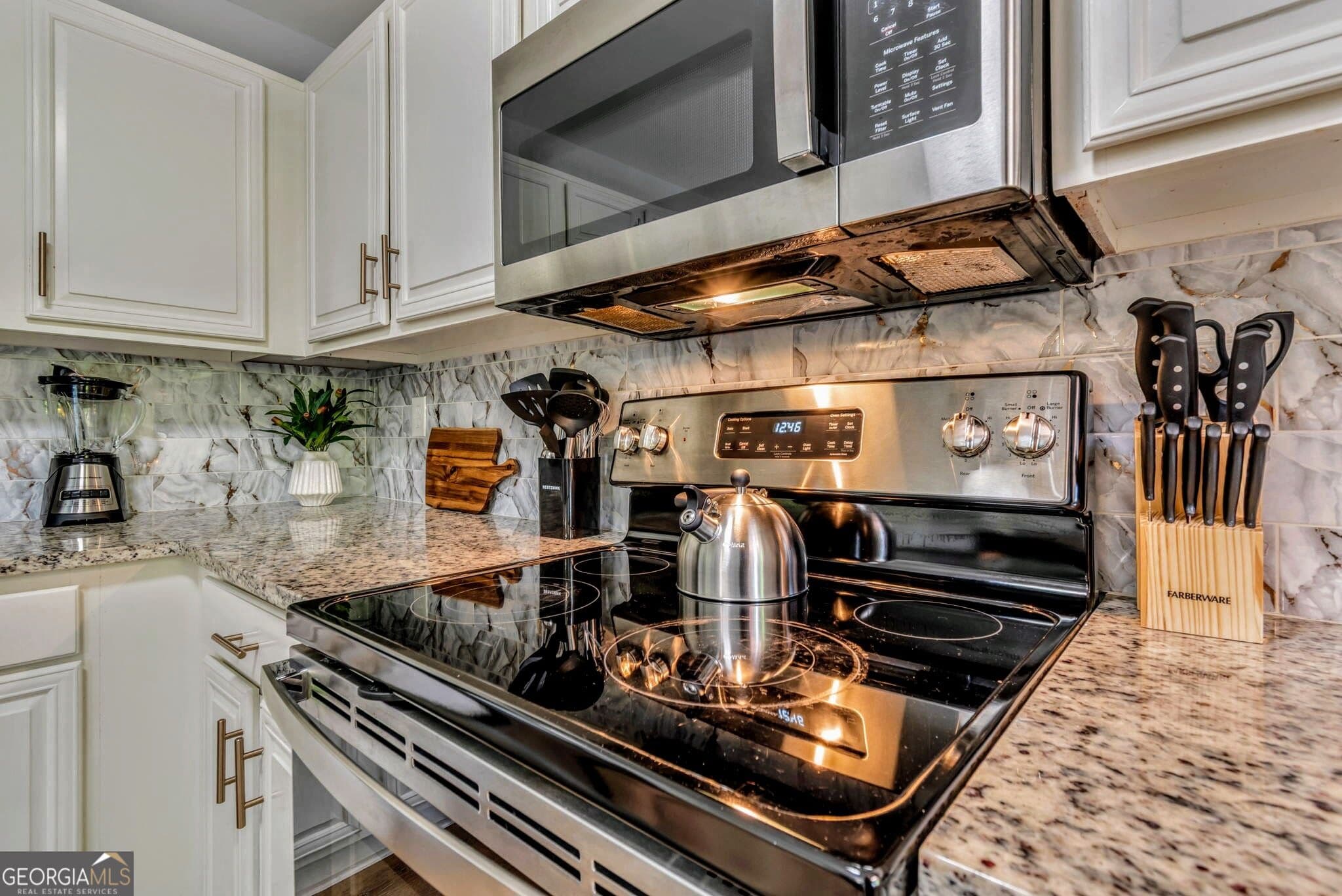 5 bedroom, 3 bathroom, 3,200 sq ft single family residence for rent at 2192 Chartwell Drive, Marietta, GA 30066 for $6,800 a month — photo 9