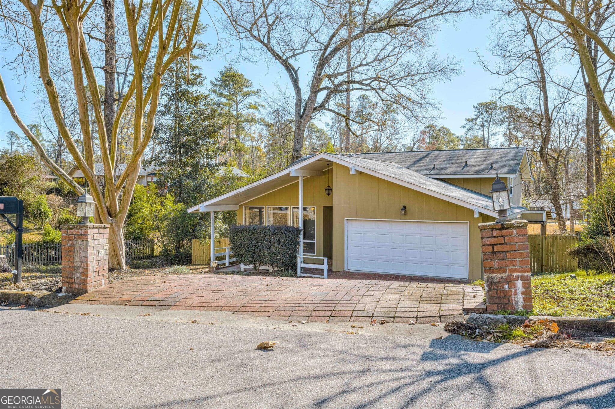 3 bedroom, 2.5 bathroom, 2,200 sq ft single family residence for sale at 715 Hammond Drive, North Augusta, SC 29841 — photo 2