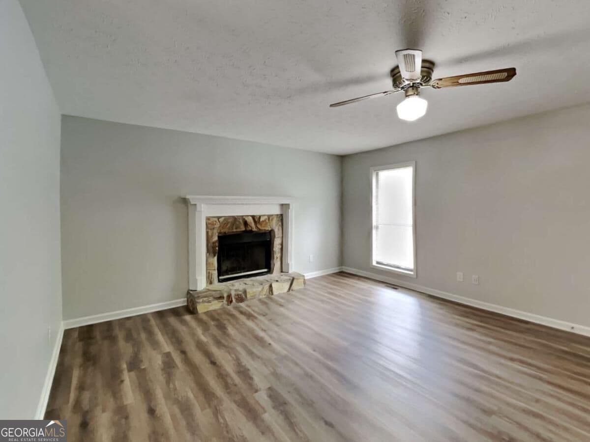 3 bedroom, 2 bathroom single family residence for rent at 2664 Bomar Road, Douglasville, GA 30135 for $1,680 a month — photo 3
