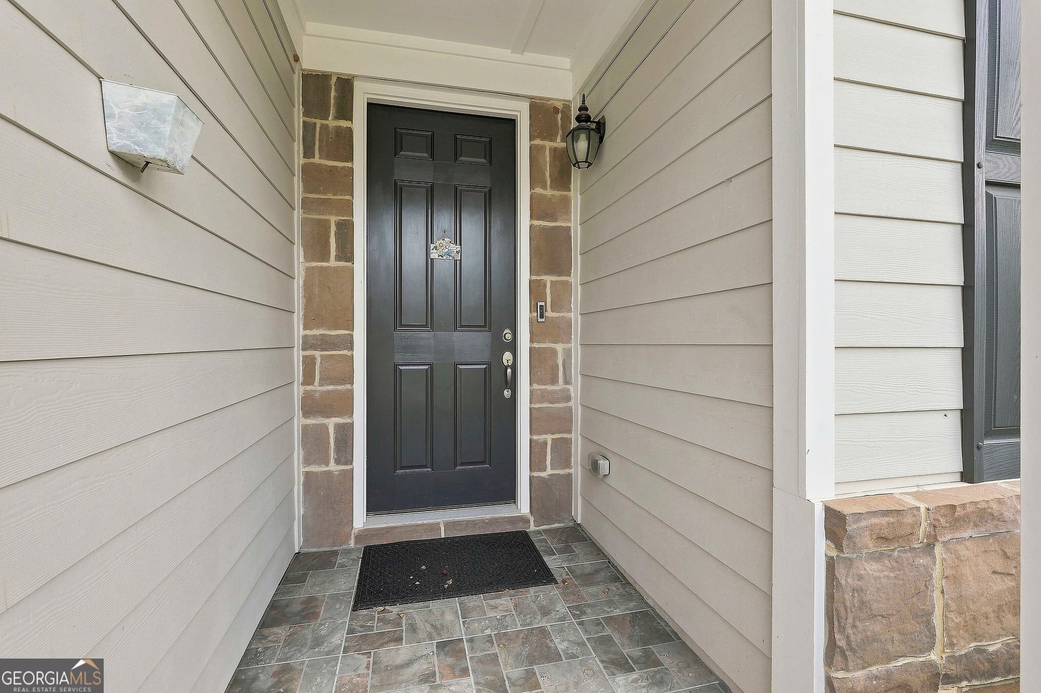3 bedroom, 3 bathroom, 2,038 sq ft single family residence for sale at 200 Sweetbay Court, Peachtree City, GA 30269 — photo 2