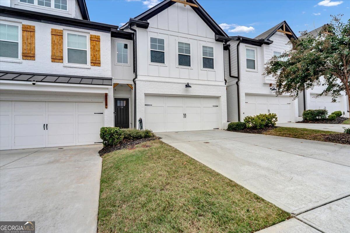 3 bedroom, 2.5 bathroom townhouse for sale at 94 Garrison Drive, Winder, GA 30680 — photo 2