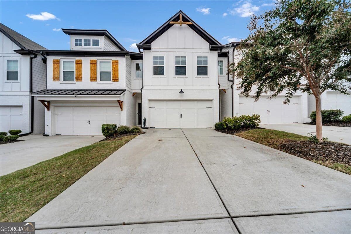 3 bedroom, 2.5 bathroom townhouse for sale at 94 Garrison Drive, Winder, GA 30680 — photo 1 of 44