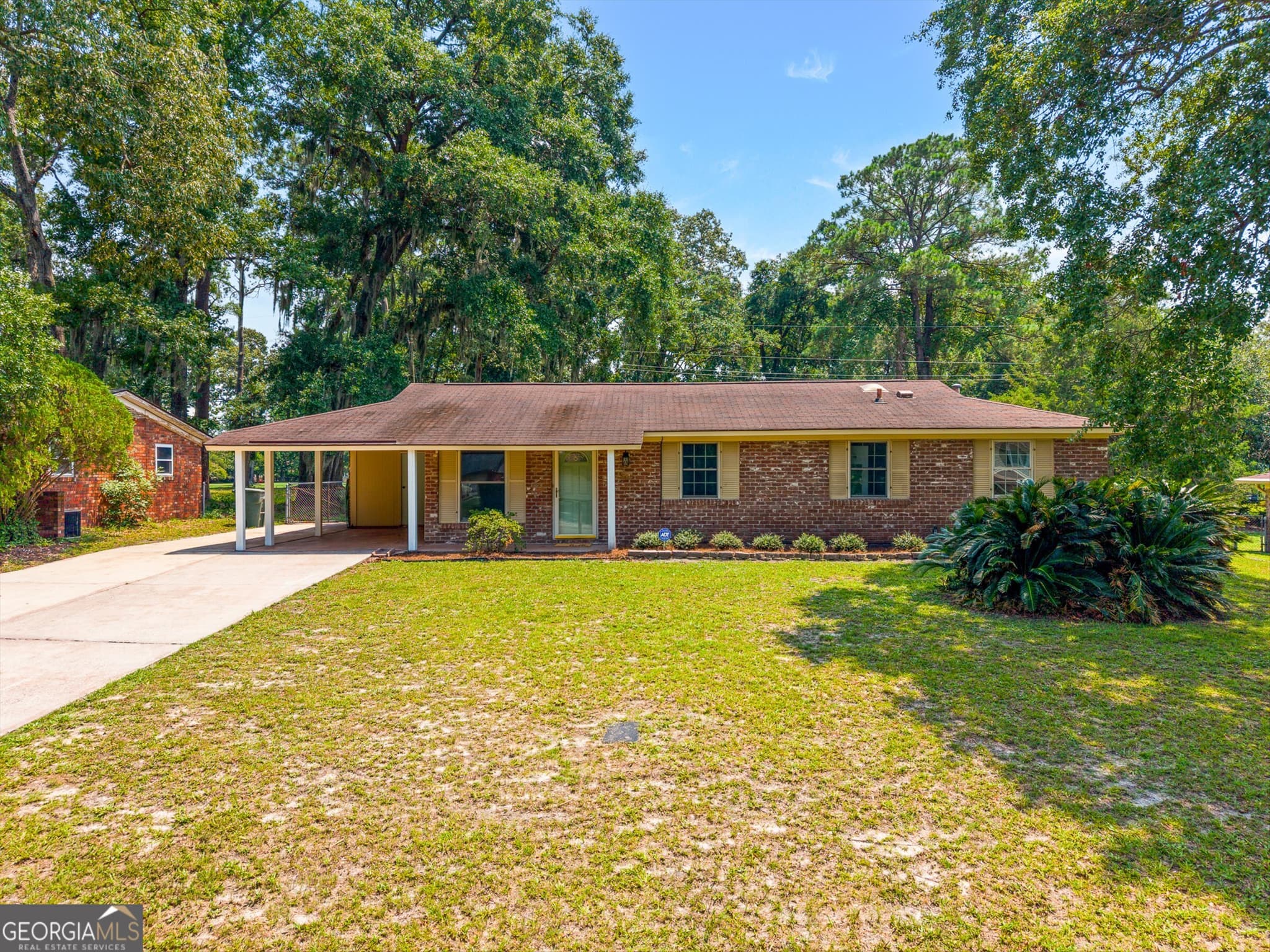 3 bedroom, 2 bathroom, 1,787 sq ft single family residence under contract at 417 Willow Road, Savannah, GA 31419