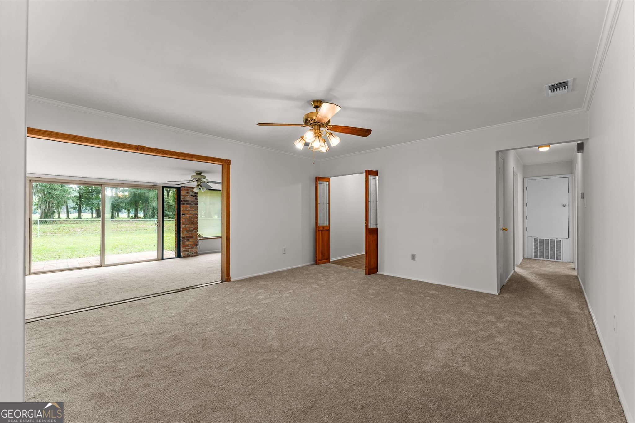 3 bedroom, 2 bathroom, 1,787 sq ft single family residence under contract at 417 Willow Road, Savannah, GA 31419 — photo 5